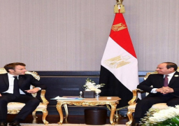 الرئيس السيسي يبحث مع نظيره الفرنسي عددا من القضايا الإقليمية والدولية على هامش COP27
