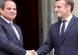 الرئيس السيسي يستقبل نظيره الفرنسي بشرم الشيخ