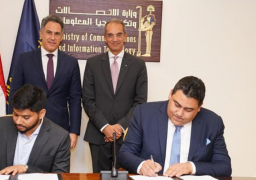بالصور..وزير الاتصالات يشهد توقيع اتفاقية تعاون لإنشاء مركز بيانات سحابي بمصر