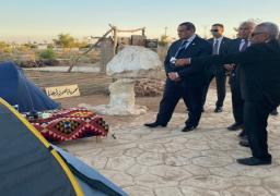 بالصور..وزير التنمية المحلية يتفقد جناح الوادي الجديد بالمنطقة الخضراء بشرم الشيخ