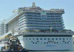 قناة السويس تحقق أرقاما قياسية جديدة بعبور 94 سفينة بحمولات 5 مليون طن