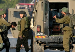 قوات الاحتلال تعتقل 5 فلسطينيين بـ القدس والخليل