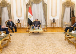وزير الدولة للإنتاج الحربي يستقبل سفير بيلاروسيا بالقاهرة لبحث تعزيز مجالات التعاون الثنائي