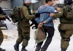 الاحتلال الإسرائيلي يعتقل 13 فلسطينيًا من مناطق متفرقة في الضفة الغربية