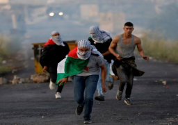 الاحتلال يعتقل 16 فلسطينيًا ومستوطنون يقتحمون باحات الأقصى