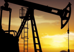 الجزائر تعتمد سعر السوق للنفط عند 70 دولارا لمدة 3 سنوات