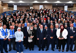 بالصور.. الرئيس السيسي يتفقد جامعة المنصورة الجديدة