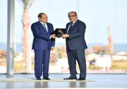 بالصور.. الرئيس السيسي يكرم عددا من النماذج المتميزة بمحافظة الدقهلية