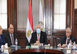 بالصور.. وزير الزراعة يبحث مع قيادات الوزارة آلية التعامل في تنفيذ مخرجات المؤتمر الاقتصادي وقمة المناخ