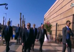 بالفيديو ..الرئيس السيسي يقوم بجولة تفقدية في مدينة المنصورة الجديدة