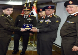 بالفيديو والصور .. القوات المسلحة تنظم احتفالية لتكريم الفريق البحثى الحاصل على ميدالية ذهبية بمسابقة عالمية في فرنسا