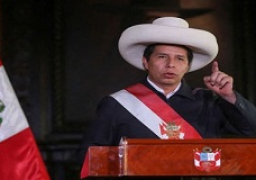 المحكمة العليا ببيرو تمدد احتجاز الرئيس المعزول لمدة 18 شهرا
