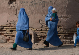 بعد حظر عمل النساء .. المنظمات الإنسانية تعلق نشاطها وتنسحب من أفغانستان