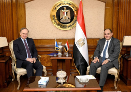 وزير التجارة والصناعة يستعرض مع سفير الاتحاد الأوروبي بالقاهرة سبل تعزيز التعاون الاقتصادى المشترك خلال المرحلة المقبلة