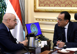 رئيس الوزراء يتابع موقف مشروعات تحلية مياه البحر والصرف الصحى بمحافظة الإسكندرية
