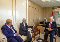 خلال استقباله”مفوض التعليم والعلوم والتكنولوجيا والابتكار بالاتحاد الإفريقي”.. وزير التعليم العالى يوقع اتفاقية إنشاء مقر وكالة الفضاء الإفريقية فى مصر