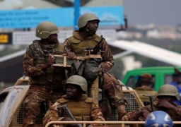 الجيش المالي: مقتل 14 جنديا في هجومين لمتشددين بوسط البلاد