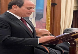 الرئيس خلال مأدبة العشاء الرسمي بالقصر الجمهوري الهندي : حالة الاستقطاب الدولي تحتم على دولنا النامية التكاتف