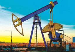 النفط يتراجع بفعل مخاوف رفع الفائدة وتدفقات الصادرات الروسية