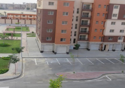 بالصور .. وزير الإسكان يستعرض ما تم تنفيذه من مشروعات بمدينة العبور