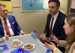 بالصور.. وزير السياحة يلتقي عددا من مسئولي الشركات السياحية في إسبانيا وأوروبا في مدريد