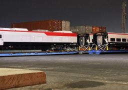 بالصور.. وزير النقل يعلن وصول القطار الثالث والرابع من قطارات تالجو الفاخرة لميناء الاسكندرية