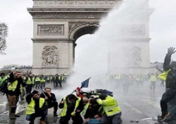 إضرابات عامة بأنحاء فرنسا تهدد إصلاحات ماكرون