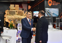 “وزير الدولة للإنتاج الحربي” يتفقد جناح الوزارة بمعرض الدفاع الدولي “IDEX 2023” في الإمارات