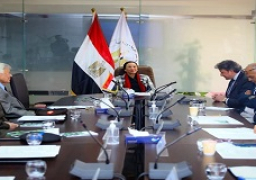 وزيرة البيئة تستعرض مخرجات تنفيذ الاستراتيجية الوطنية للمخلفات البلدية الصلبة.. وتشيد بزيادة كفاءة الجمع والتدوير وتقليل المرفوضات