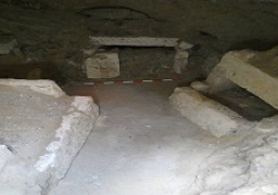 الكشف عن مجموعة من المقابر من العصر الفارسي والروماني والقبطي بمنطقة البهنسا بمحافظة المنيا