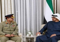الرئيس الإماراتي وقائد الجيش الباكستاني يبحثان سبل تطوير التعاون الثنائي