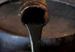 أسعار النفط تصعد مع تجاهل السوق زيادة المخزونات الأمريكية