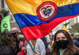 احتجاجات ضخمة ضد رئيس كولومبيا