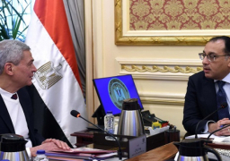 بالصور.. رئيس الوزراء يتابع عددا من ملفات عمل هيئة الشراء الموحد