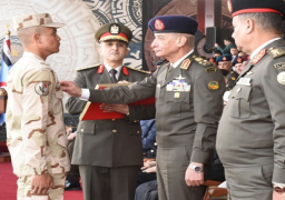 بالفيديو والصور.. وزير الدفاع يشهد حفل انتهاء فترة الإعداد العسكري لطلبة الأكاديمية العسكرية المصرية والكليات العسكرية