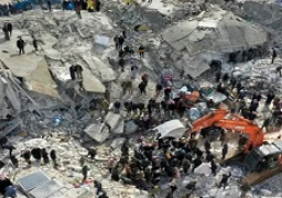 ارتفاع عدد قتلى زلزال سوريا إلى 812