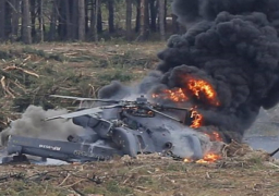 قتلى جراء تحطم مروحية عسكرية على طريع سريع بين السيارات في الولايات المتحدة