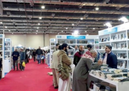 معرض القاهرة للكتاب يستقبل زواره في يومه الثامن