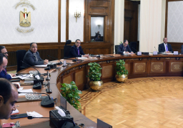 رئيس الوزراء يتابع موقف تطبيق منظومة الشحن المسبق