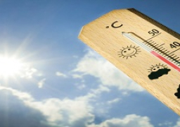 درجات الحرارة اليوم الجمعة.. الأرصاد: تحسن في حالة الطقس والعظمى 27