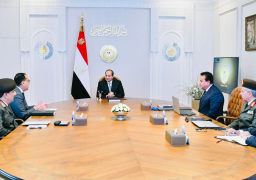 الرئيس السيسي يجتمع برئيس الوزراء ووزير الصحة وعدد من قيادات القوات المسلحة