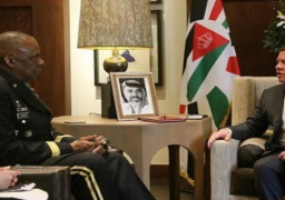 العاهل الأردني يدعو خلال لقائه أوستن إلى “التهدئة” في الأراضي الفلسطينية