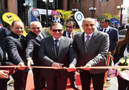 بالصور ..افتتاح أول مركز متنقل لتحويل وصيانة السيارات العاملة بالغاز الطبيعى