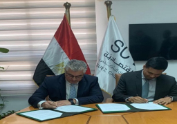 بالصور.. اقتصادية قناة السويس توقع اتفاقية عمل مع شركة قناة السويس للحاويات