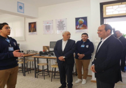 بالصور.. الرئيس السيسي يتفقد مدرسة المتفوقين بالمنيا الجديدة