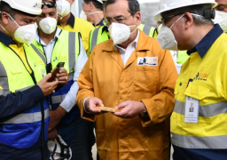 بالصور.. الملا يعلن بدء تجارب الإنتاج التجاري للذهب من موقع “إيقات” بجنوب مصر