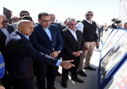 بالصور.. رئيس الوزراء يتفقد مشروع استكمال تطوير ميناء السخنة