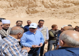 بالصور.. وزير النقل يتفقد مسار الخط الثاني من شبكة أكتوبر – الأقصر – أسوان – أبو سمبل