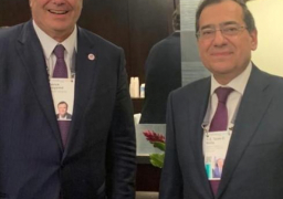 بالصور..الملا يبحث مع الرئيس التنفيذي لشيفرون العالمية جهود تنمية الثروات البترولية