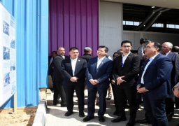 رئيس الوزراء يتفقد مصنع “هنج تونج أوبتيك إليكتريك مصر”